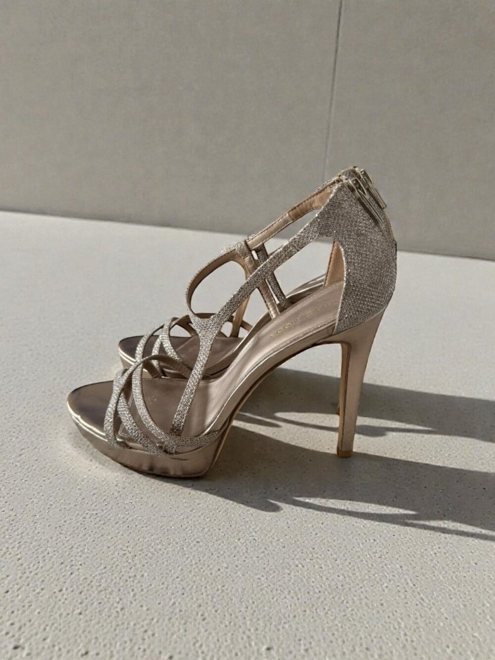 PELLE MODA Gold Metallic Platform Heels Sandals Size 8